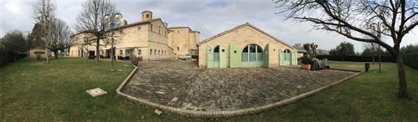 ospiti di san claudio preparano la colazione agli sfollati