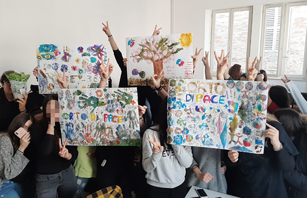 studenti e comunitari insieme per parlare di disabilità, bullismo e psichiatria